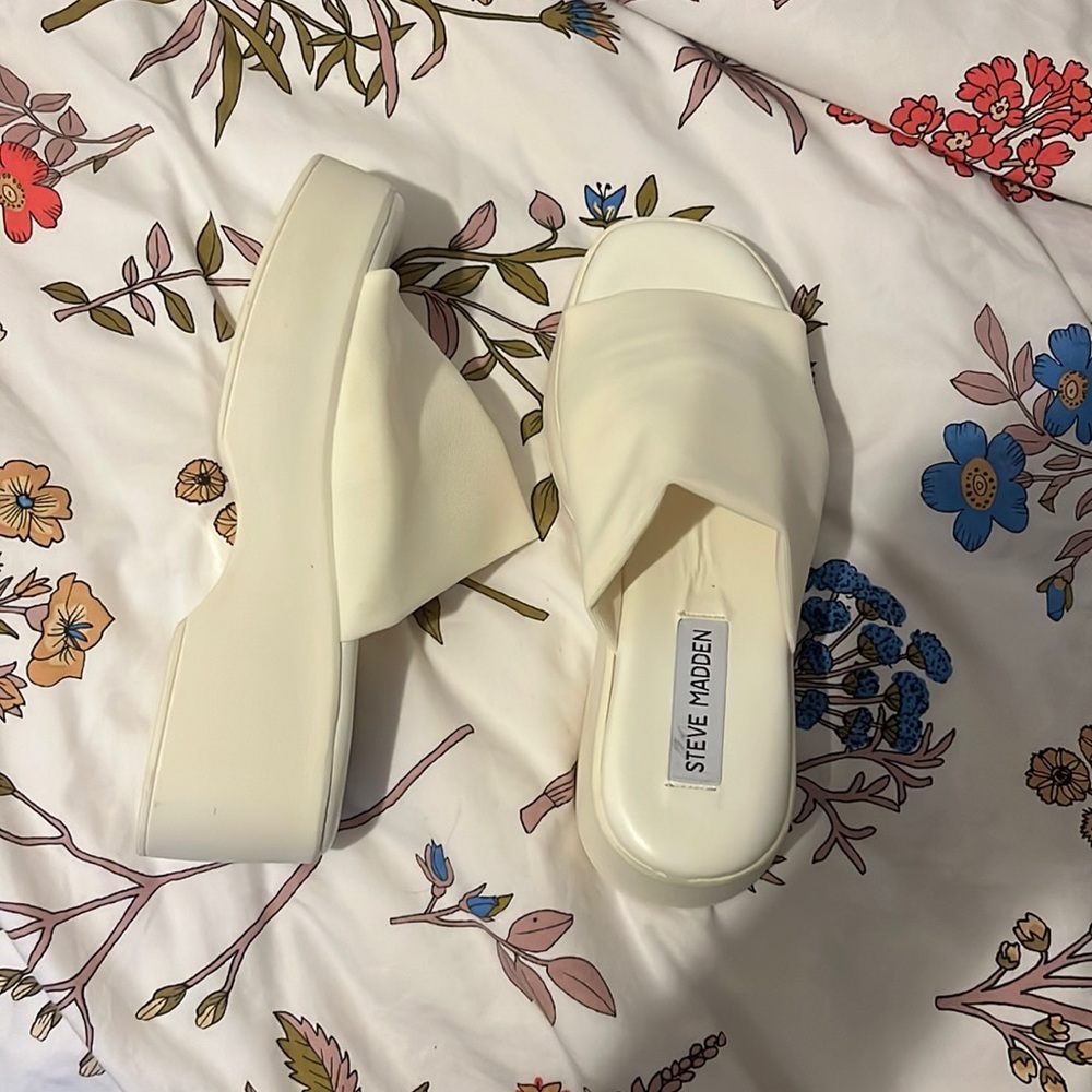 Steve Madden Slinky Platform Sandals
